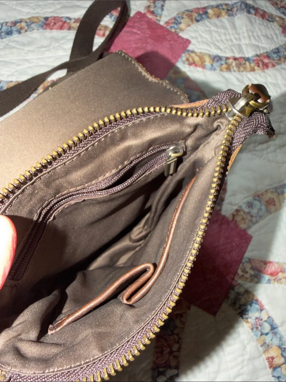 Men’s Leather Messenger Bag adjustable strap